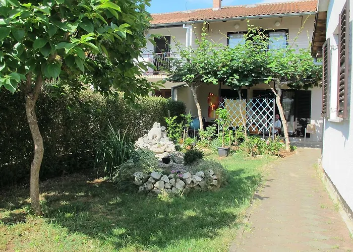 Gostinjska kuća Ina & Ika 3*