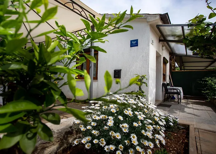 Ina & Ika Gostinjska kuća 3*