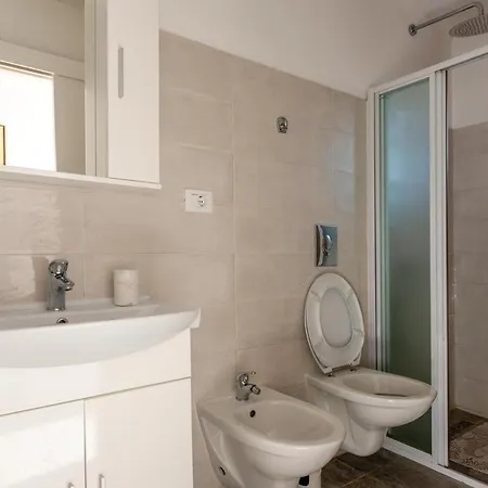 Ina & Ika Guest house 3*