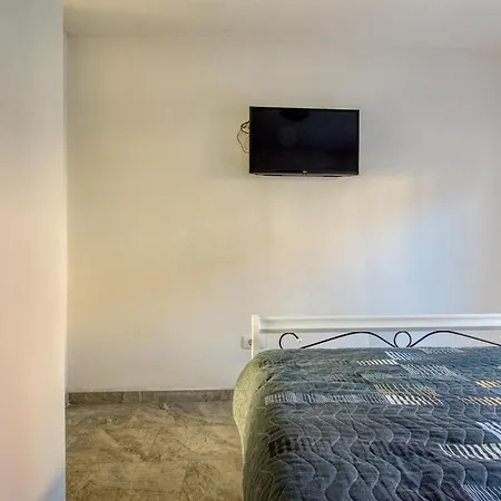 Ina & Ika Guest house